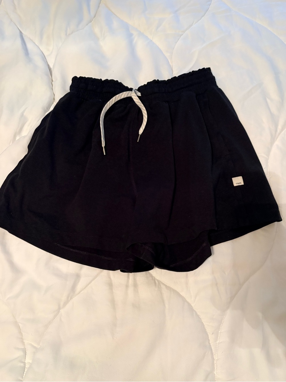 Vuori Halo black shorts